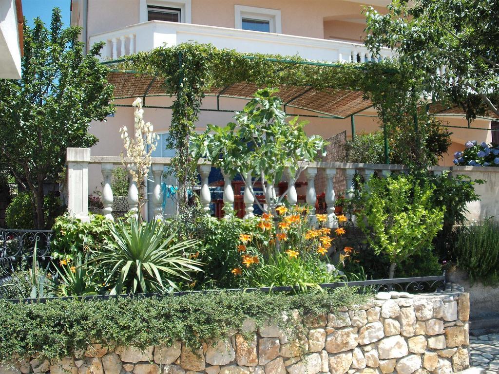 Apartments Velic Crikvenica Exterior foto